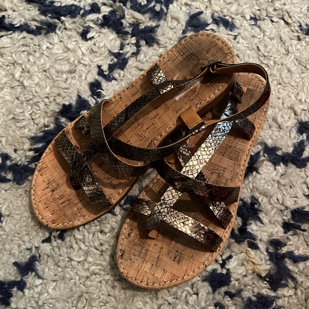 Barely worn Korks sandal, really cute!